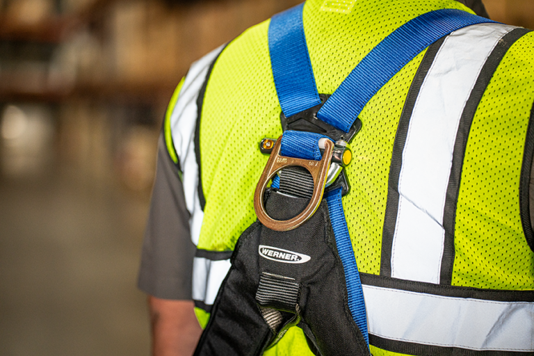 Werner introduces the Fall Protection Bantam Switch, a major self-retracting lifeline advancement that achieves an industry goal of reducing the housing unit’s weight that is usually carried on a professional’s back.